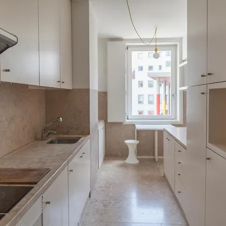 Classy 2bdr In Downtown By Lovelystay リスボン