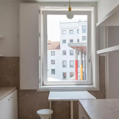 Classy 2bdr In Downtown By Lovelystay