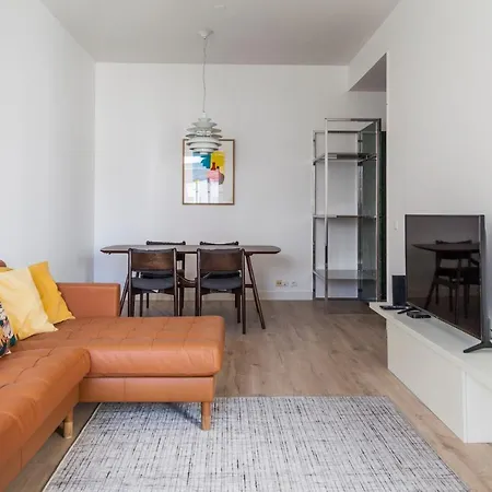 Classy 2bdr In Downtown By Lovelystay *