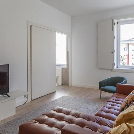 דירה Classy 2bdr In Downtown By Lovelystay