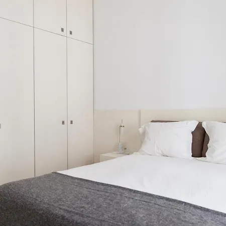 Apartment Classy 2bdr In Downtown By Lovelystay *