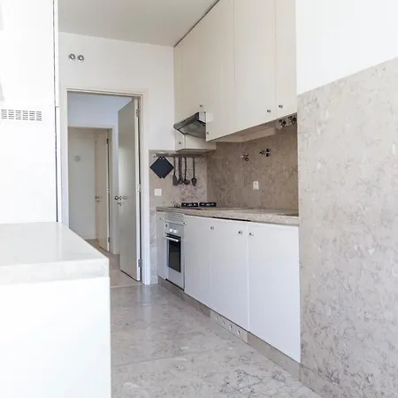 Classy 2bdr In Downtown By Lovelystay * ליסבון