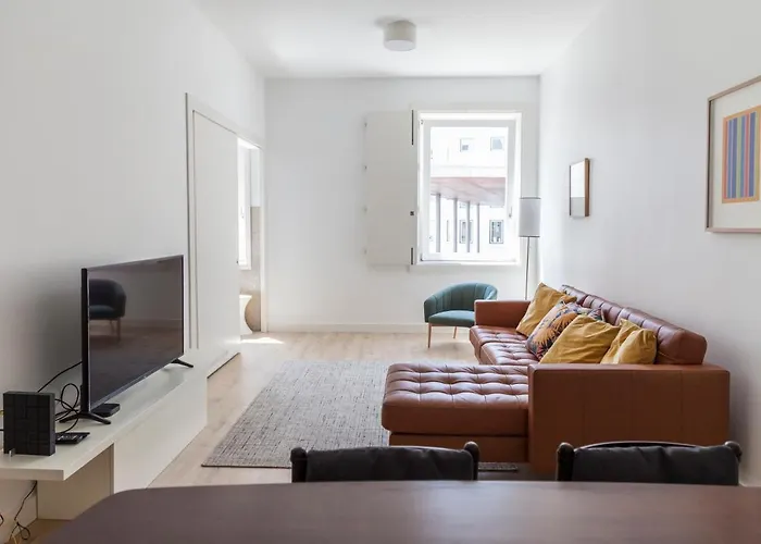 Classy 2bdr In Downtown By Lovelystay *