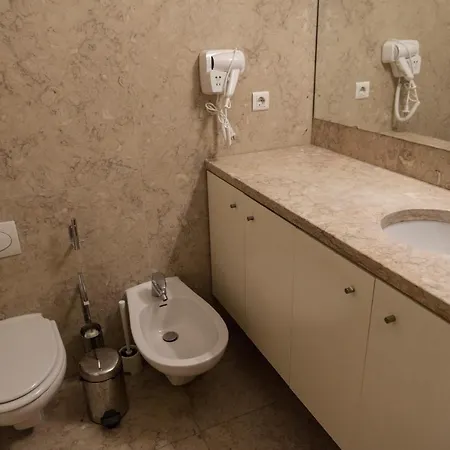 Apartmán Classy 2bdr In Downtown By Lovelystay *